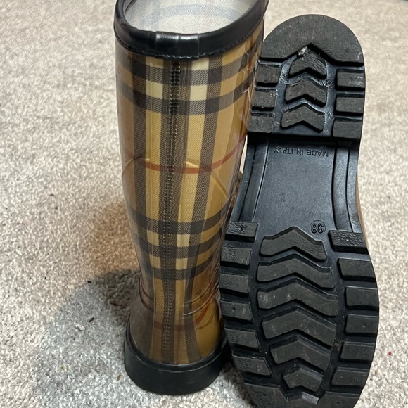 Authentic Burberry rain boots size 38 - Picture 5 of 5